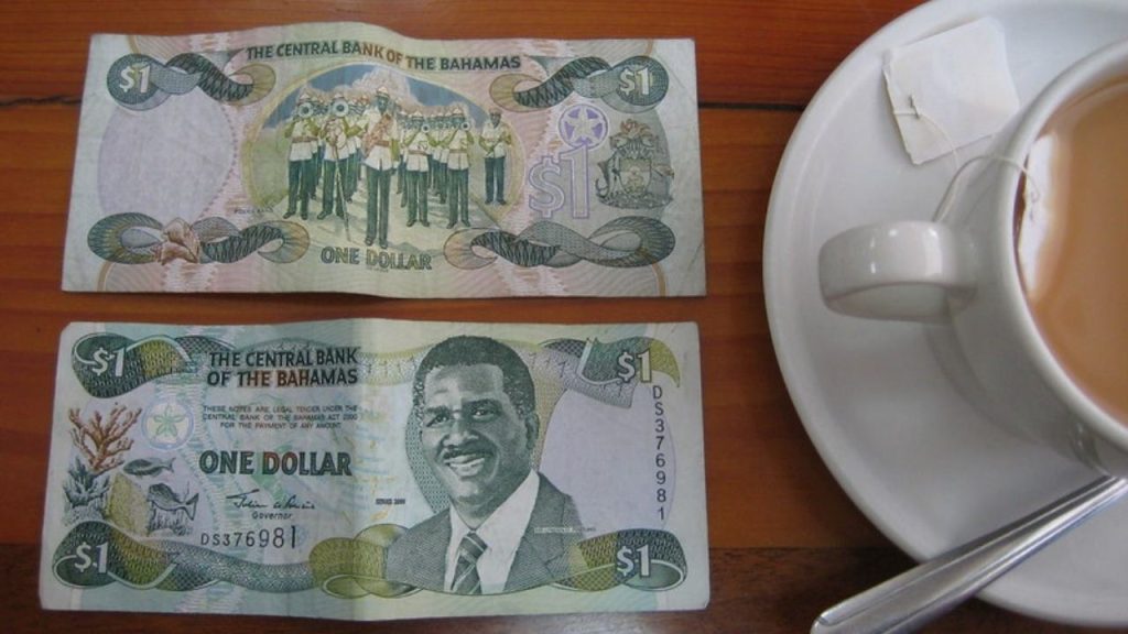 Bahamalar'da kullanılan Bahama Doları banknotları