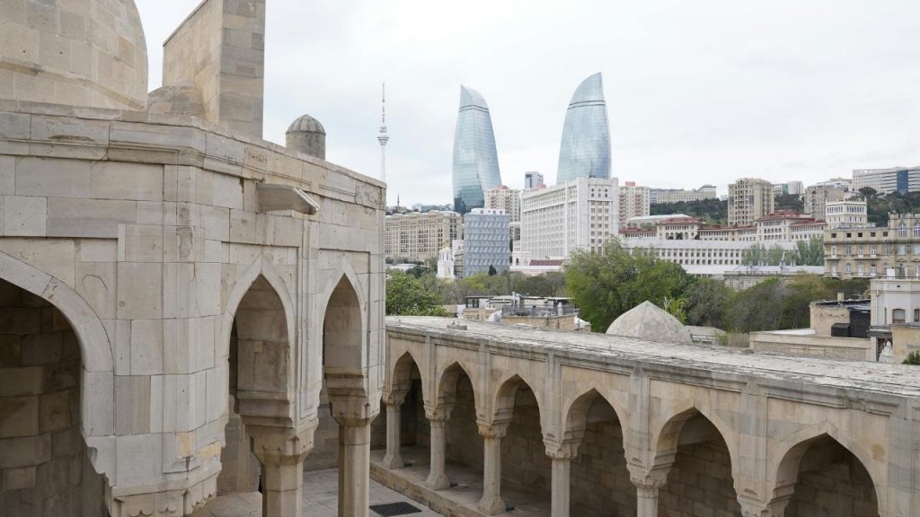 Azerbaycan'ın tarihi İçerişehir bölgesinden görünüm
